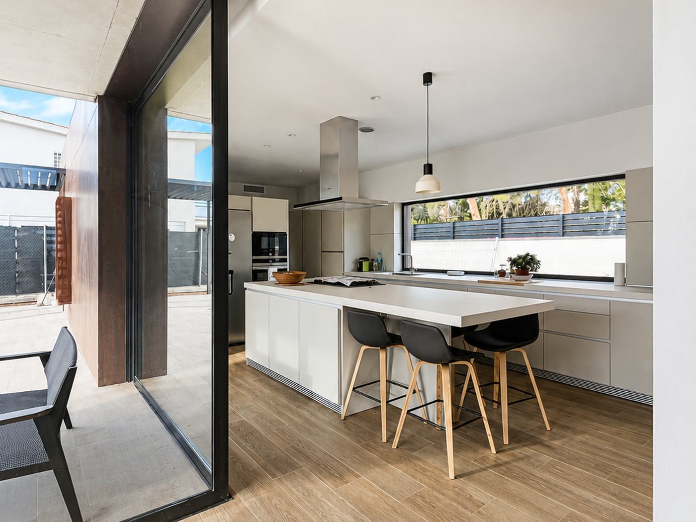 Casa Maresme — Cocina barra