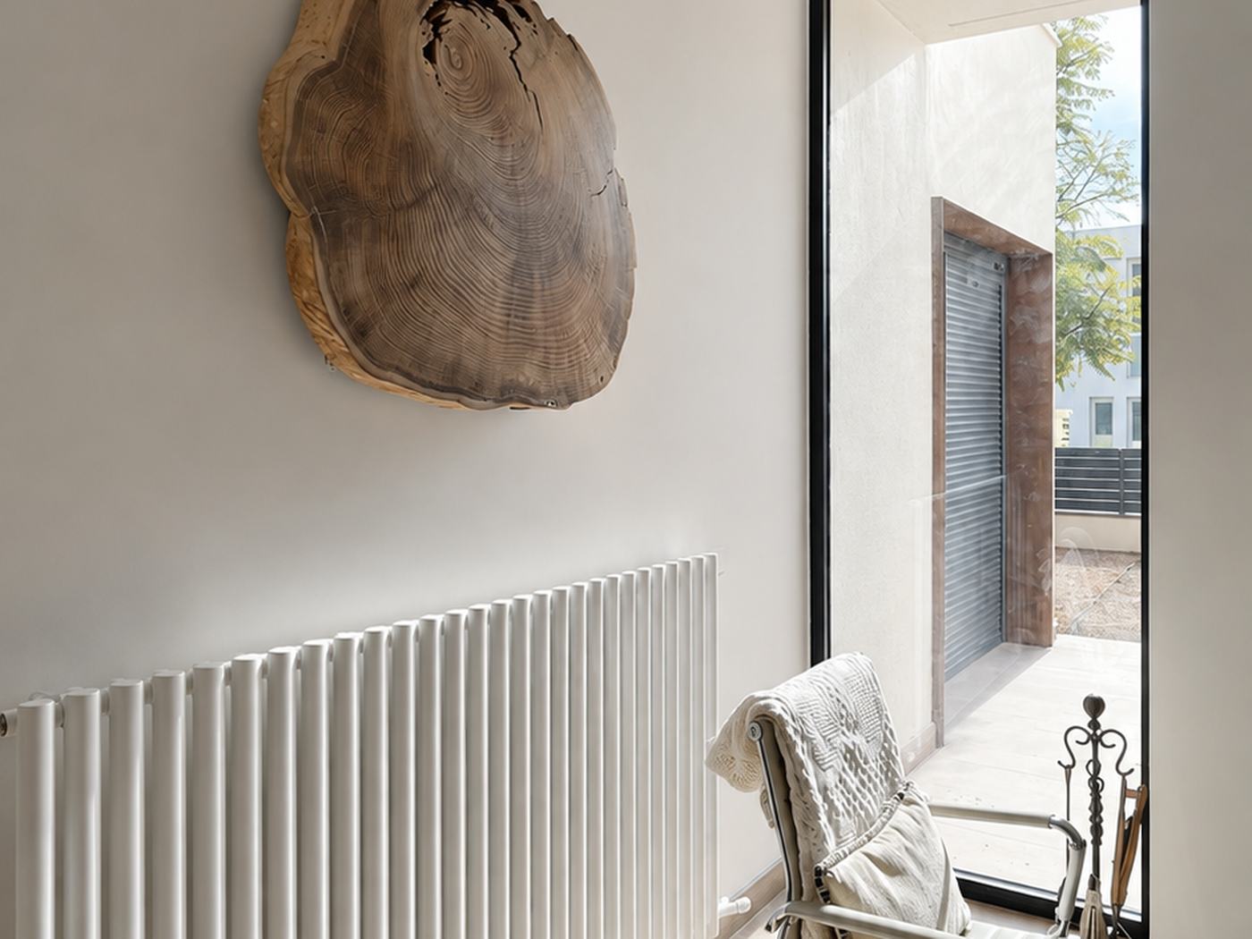 Casa Maresme — Detalle madera radiador